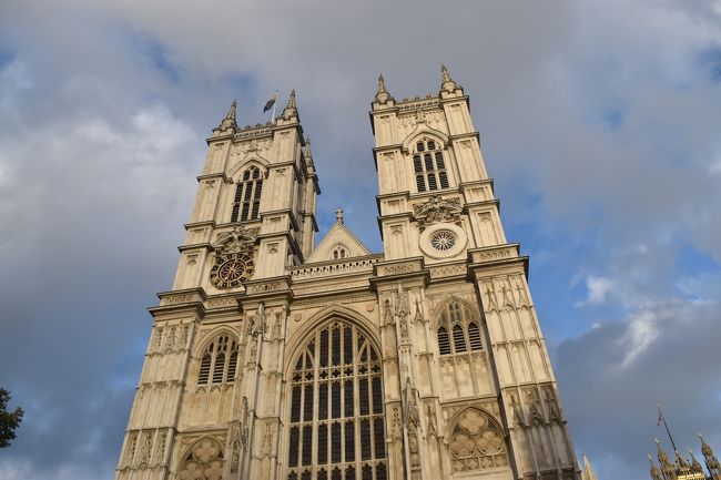 ウエストミンスター寺院。この日は遅かったので外観を見ただけ。