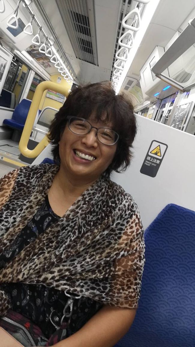 自宅を20：30に出たので<br />22：00くらい浜松町発　東京モノレール。<br />空いています。<br />新橋　浜松町で乗り換えです。<br />大きいトランクをもって(^-^;<br />微妙・・・