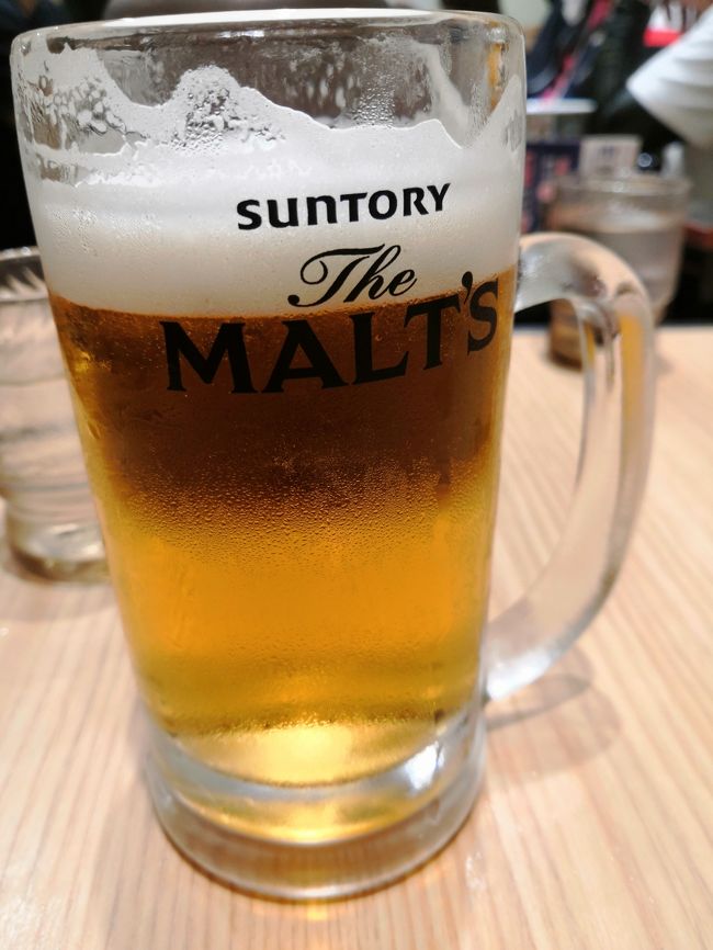 旅の友　Ｊ太くんと無事に合流。<br />シンガポール航空SQ639の荷物預け時間までの<br />暇つぶしは・・・ビール(笑)<br />