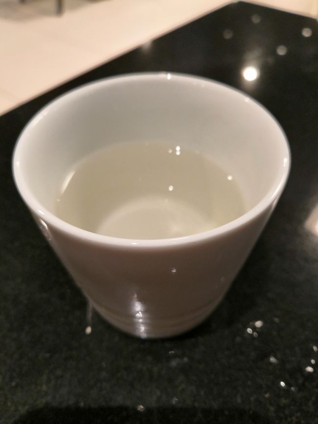 ん？水？　<br /><br />　んなわけないですね。(*^-^*)