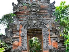 Ubud Palace 

もっと寺院巡りとかしたかったんだけど、今回の旅程ではコンプリート出来なかった(._.)また出直そう。