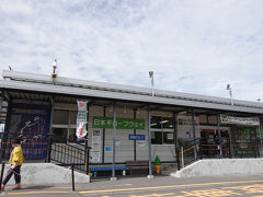日本平ロープウェイ乗り場です。
この建物内でチケットを購入しました。