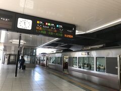 初めて乗る呉線だ
１１時３０分発の快速で

しかし広島駅も綺麗になったな
地上改札の頃が懐かしい