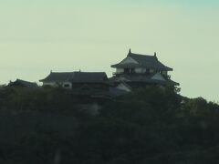 ②　2018年9月22日（土）

17：00 過ぎ  松山城が見えた。

