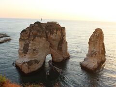 空港への途中で、鳩の岩へ寄ってもらいました。ベイルートの撮影スポットとして人気のこの場所が、レバノン最後の観光地となりました。