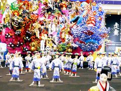 陸中中野発13:21→八戸駅14:43
早めにトレイルを終えたので八戸で食事をしようということになりました。
八戸駅横にある八戸地域地場産業振興センター「ユートリー」
このなかに八戸三社大祭魅力発信コーナーがあってミニ山車が飾られていました。