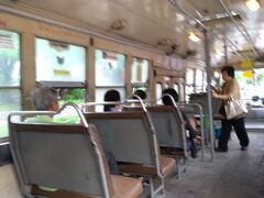 おはようございます。
9月21日、バンコクは曇り模様です。
本日も宿で簡単な朝食を頂き、9時過ぎにお散歩へ…
まずは、BTSラチャティーウィー駅下のバス停から
路線バス16番で移動です。8バーツ
