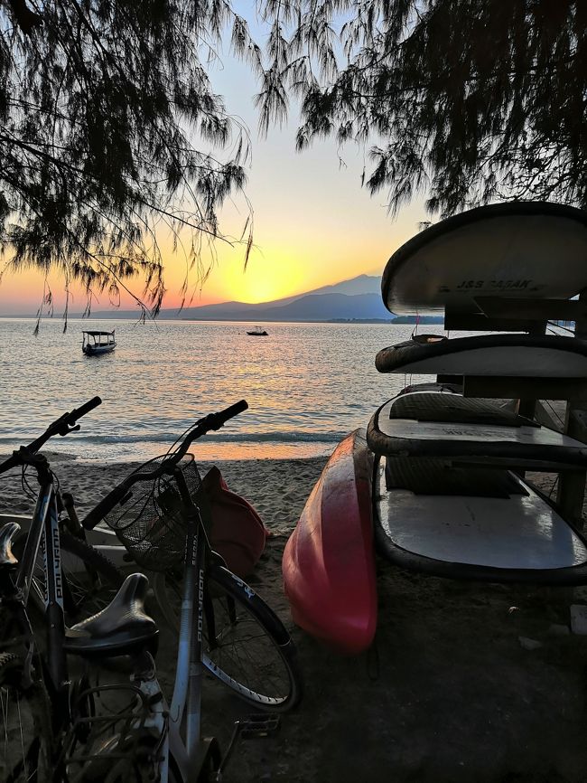 ロンボク島側から　サンライズです。<br />お部屋から徒歩２分。