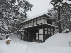 東門は歴史がありそう。

この付近は植物園になっているらしい。