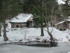 14：25～15：00　 男鹿真山伝承館　体験（35分間）

バスに乗って直ぐに到着。

こちらの建物でなまはげに会えるらしい。