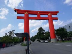 巨大な鳥居が目印
遠くからでもわかります