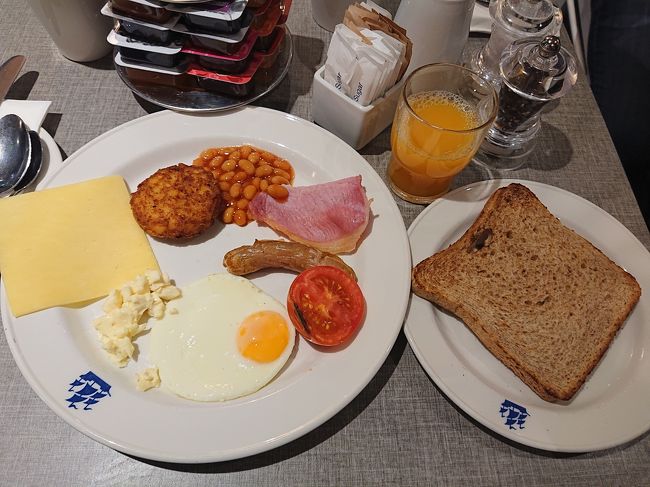 朝食は昨日と同じくイングリッシュブレックファスト。