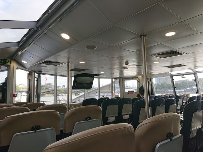 今日はグリニッジ天文台へと向かう。<br /><br />地下鉄でエンバンクメントまで行き、そこから船に乗る。オイスターカードが使える。料金は7ポンドくらいだったはず。