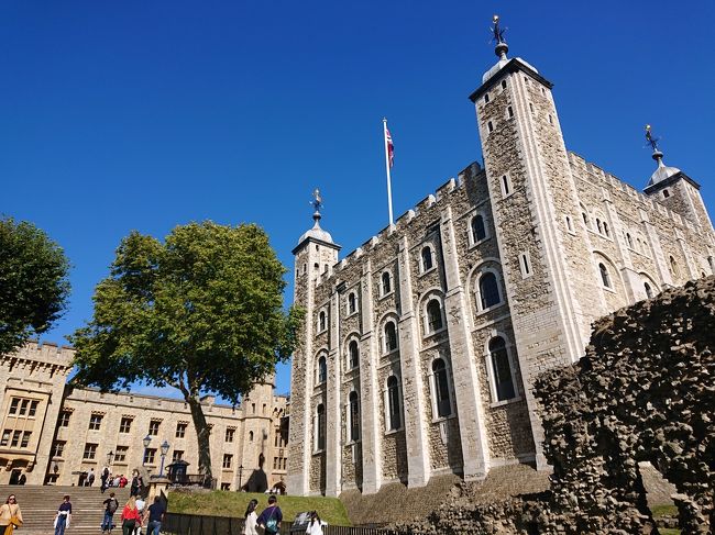 次はロンドン塔に行った。入場料はなんと30.3ポンド！<br /><br />ただ、見どころは多いので時間はかなりつぶせる。