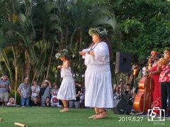 今回、同行者は初のハワイだったので、
ワイキキではベタな観光地を回ることにしました。

今日は夕方から無料で開催されている、
クヒオビーチのフラショーを見学することに…。