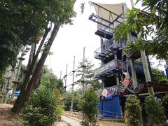 MEGA ZIP。でもコンビ。このなんていうの回廊の綱渡りやって、あの3階からジャンプするのやったら、メガジップできる切符。