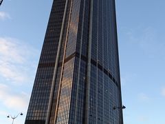 モンパルナスのランドマークでもあるモンパルナスタワー
５９階建て
５６階には３６０度楽しめる展望室があるようで・・
結局行かずじまいに終わりましたっけ・・
１５ユーロほど、一人かかっちゃいます。