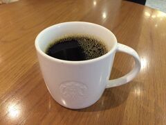 ここのスタバで休憩。東京ドーム周辺は混んでいてカフェに入れる気がしなかったけど、この辺は落ち着いていて良かった。