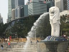 頭部がライオン、下部の魚の尾が海を表す像で、シンガポールの象徴的な存在、マーライオン。
約8.6ｍなんですね。
ここで写真とらないと！