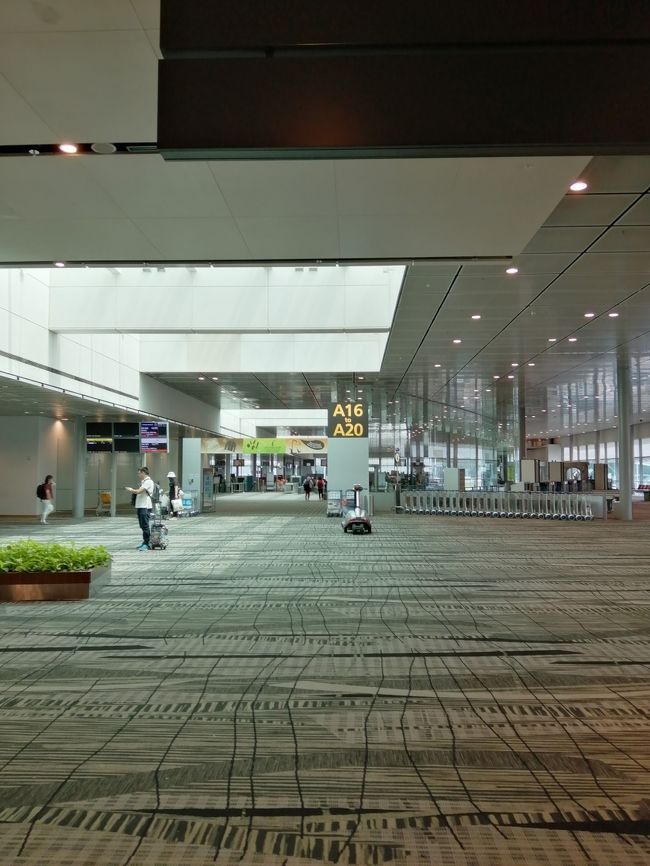 ようやくゲートに近づいてきた<br /><br />ここまできたら乗り遅れることは<br /><br />ないですが…出発時間過ぎてるやん(*_*)