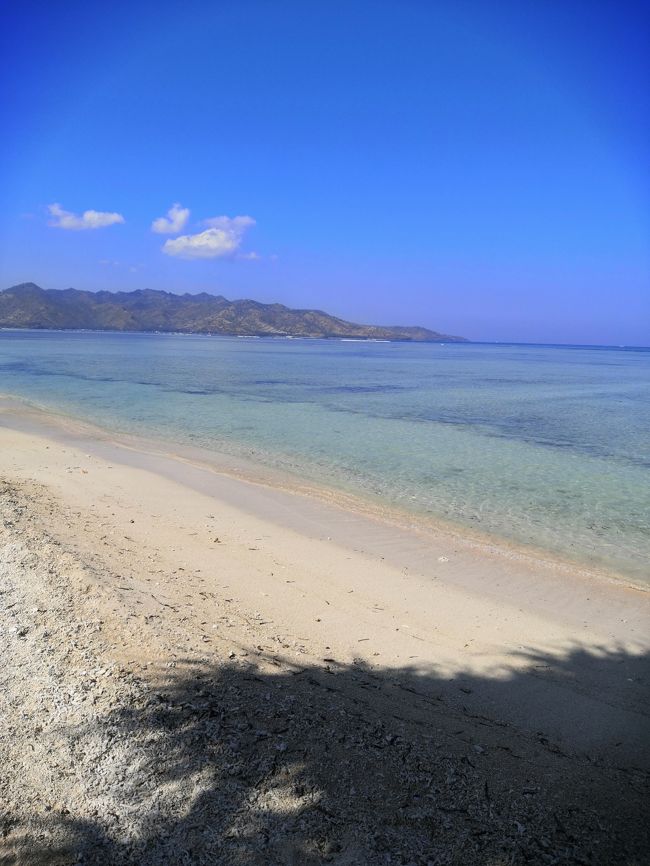 ギリアイルで過ごしたのは船の時間の関係で<br />2泊3日の中１日だけ。<br />綺麗なビーチを探しながら自転車で島を１周。<br /><br /><br />