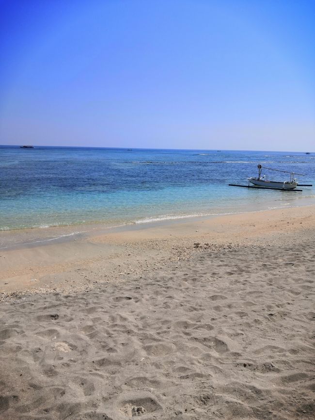 島を１周する道は砂地ばかりなので、<br />自転車が使えません(>_<)<br />