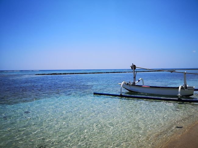 体が熱くなったら、ビーチで冷ます。