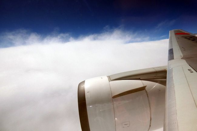 暫くすると、雲の上を徐々に降下