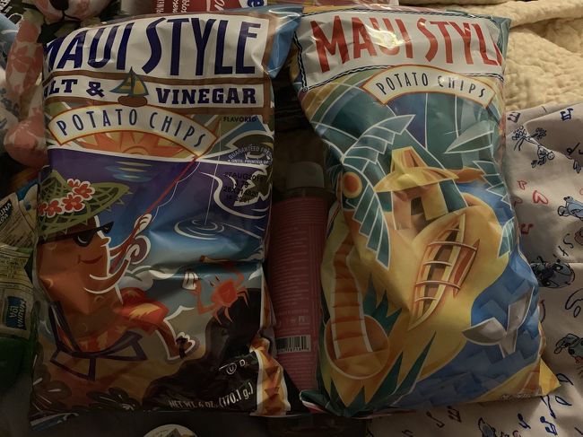ハワイ滞在中、妹から頼まれたこちらのポテトチップス。<br />全部で6袋購入。
