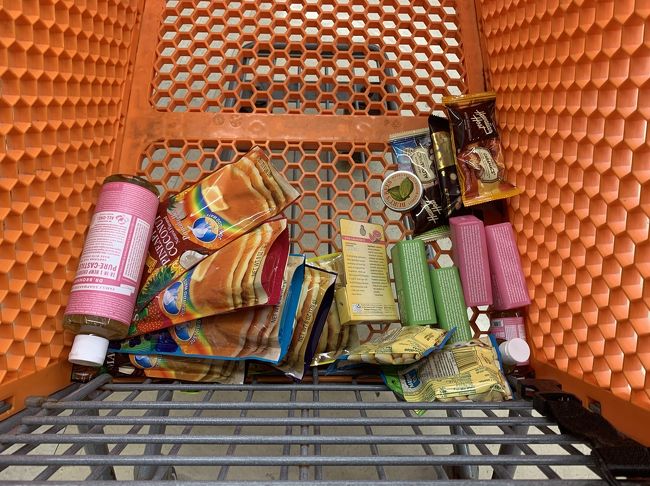 ドンキホーテ、カートがでかい！<br />今日は細々したものを自分用に買ってみました。