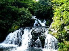 本日のコースの一番の見どころ中野白滝。

通行止めのところを行ければ、滝から水が海にながれるという
日本でも珍しい風景ら見られたらしい。