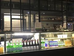 上海高島屋内のあるGREEN＆SAFE。高島屋へ良く出かけていた理由は、このお店があったから。有機野菜を使ったサラダやオーガニックにこだわった料理やデザートが楽しめます。閉店間際にお邪魔しました。残念ながら、サラダは売り切れ。サンドイッチを頂きました。