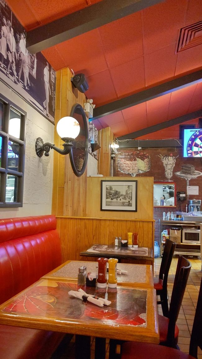 店内はこんな雰囲気です。