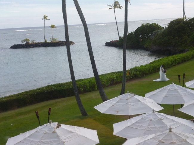 その日の夜は、ホテルのホクズ。<br />窓から下を見ると、ウエディングの撮影をしている人が見えました。<br />