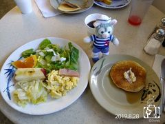 観光出来るのは、今日一日だけです

今回はJTB のツアーを利用したので、ホノルル界隈の移動にはOLIOLI ウォーカーを使う事が出来ました

ホテルは簡単な朝食付だったので、
出発前にしっかりとエネルギー補給