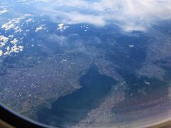 琵琶湖の上空を通過