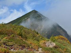 まったりしてたら面倒くさくなってなってしまったけど、登りに行かないと。

まずは手前の布引山を目指す。