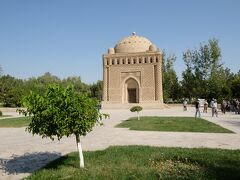 中央アジア最古のイスラム建築、イスマイール・サーマーニ廟。
