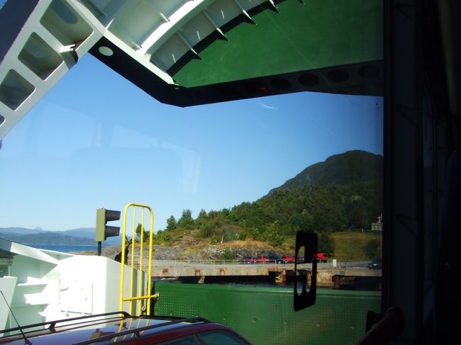 カーフェリーでショートカット。