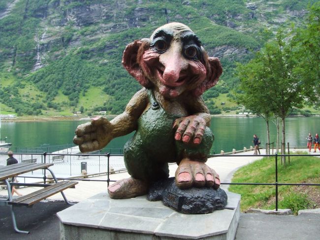 ガイランゲルの街へ到着。<br />食事の値段がメモってありますが、安くて80NOKです。。。（当時のレートで約2000円）