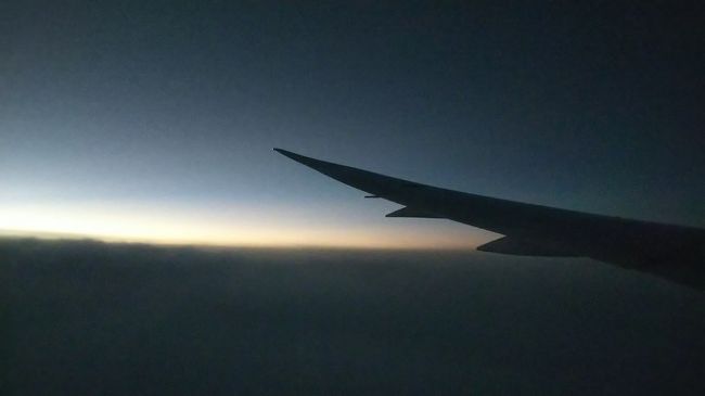 羽田到着前にはもう夕暮れ<br />二泊三日？の弾丸修行旅ですが、楽しめました～(^.^)