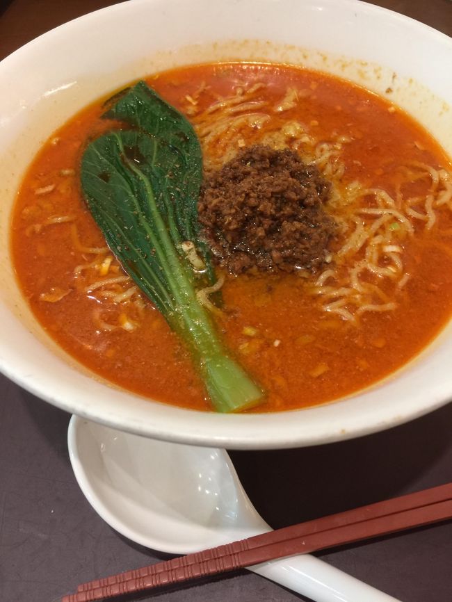 上り NEOPASA浜松でラーメンをたべることに<br /><br />なんと中華の鉄人陳建一監修のお店があるみたい<br /><br />私は担担麺をオーダー<br />コクがあり、ぴりっとしてて美味しかった！<br />エクストラ山椒もお好みでふって辛さアップ！うまい！！