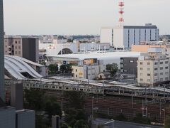 自販機コーナーからさいたま新都心駅。