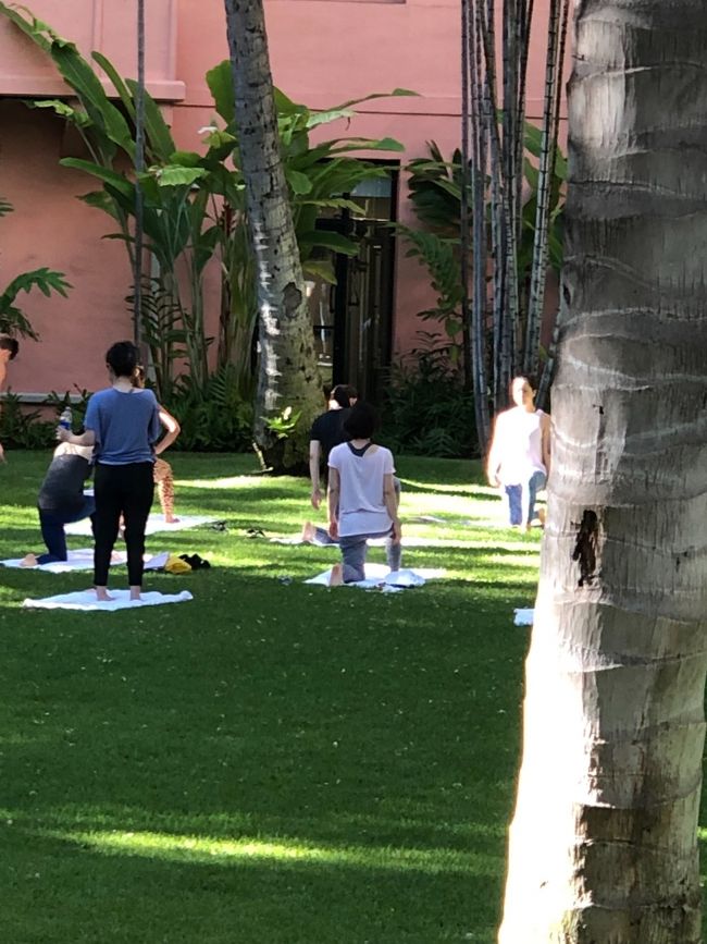 3日目の朝はそれぞれ別行動で、私はモーニングヨガのクラスに参加しました。ホテルのリゾートフィーに含まれているので、予約したら無料で参加出来ます。