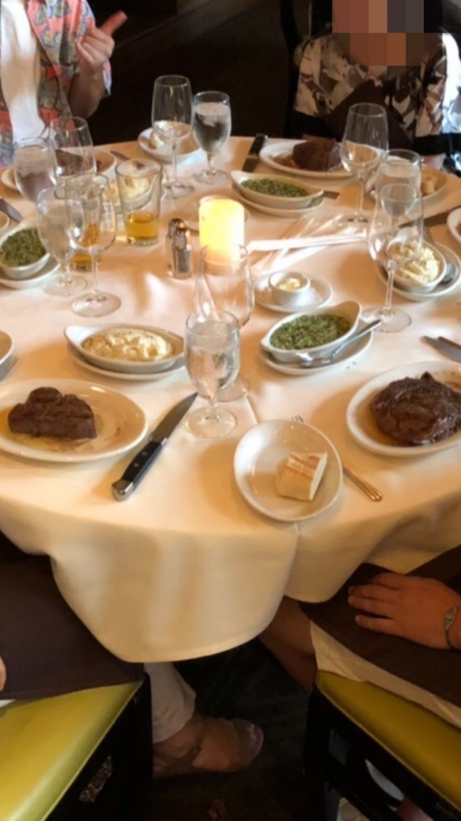 プライムタイムメニューは、サラダ、メイン、サイド、デザート。選びやすいです。