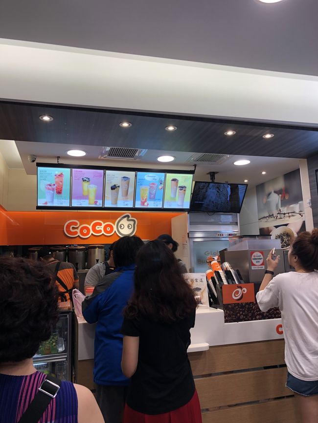 買い物欲も満たされて西門町に戻ってきましたー。<br />そしてホテルの近くのcocoへ。<br />やっぱり台北に来たらタピ活しなくては。