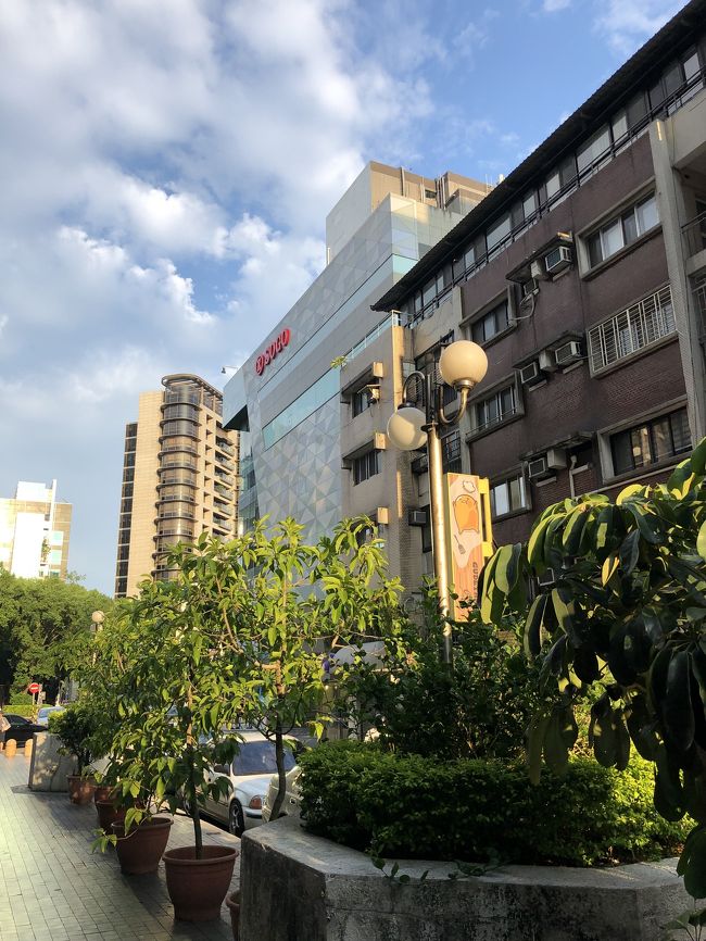 お腹が減ったので忠孝敦化の106 騒豆花へ！<br />国父記念館駅にも騒豆花あるのですが。月曜はお休みなので、わざわざ移動してきましたー