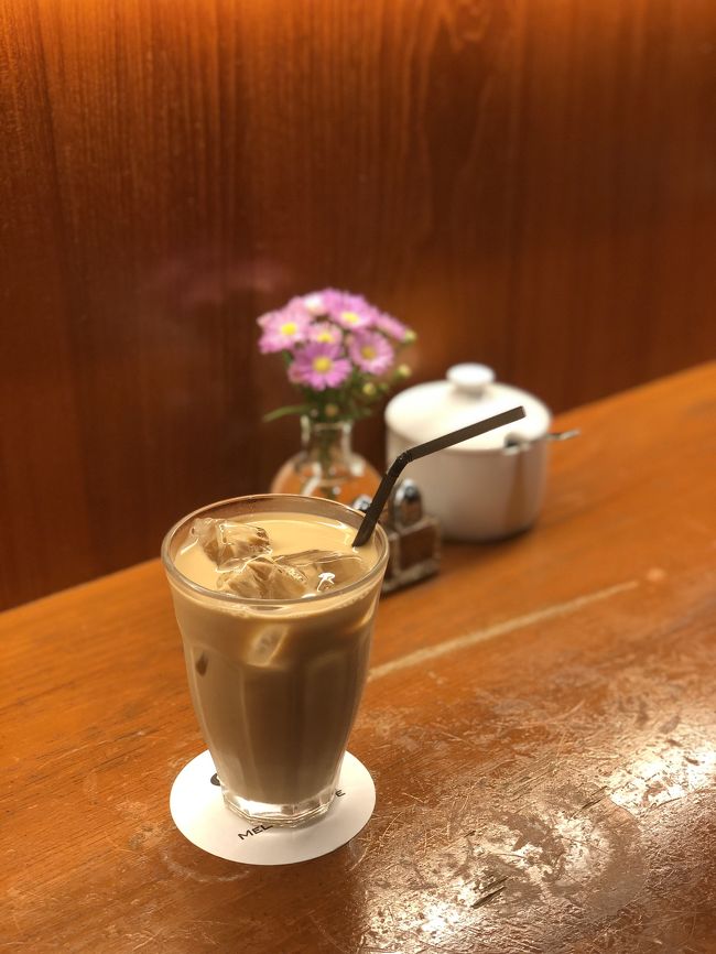 ワッフルが有名らしいのですが、あまりお腹が減ってなくてカフェラテのみ。<br />このお店もコーヒーが美味しい！台北はコーヒーの美味しいカフェが多いのかな。