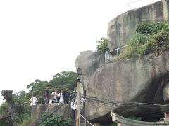 千光寺のおみくじはなんと大吉&#8252;
千光寺にある大きな岩を発見。修行用の岩だったらしい