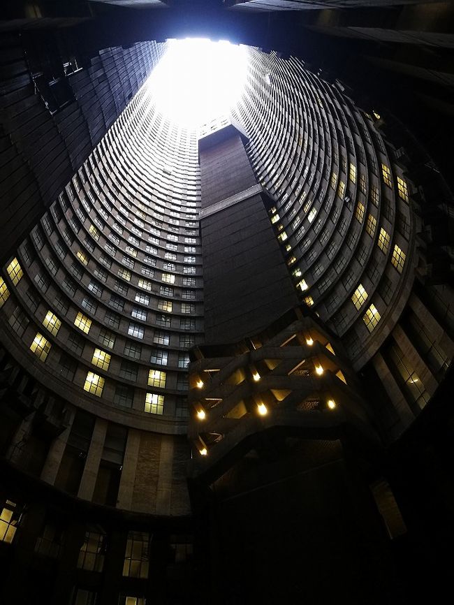 南ア便り２ Ponte City Stairs Challenge ポンテタワー最上階まで階段で登ってみた ヨハネスブルグ 南アフリカ共和国 の旅行記 ブログ By Sunnyさん フォートラベル